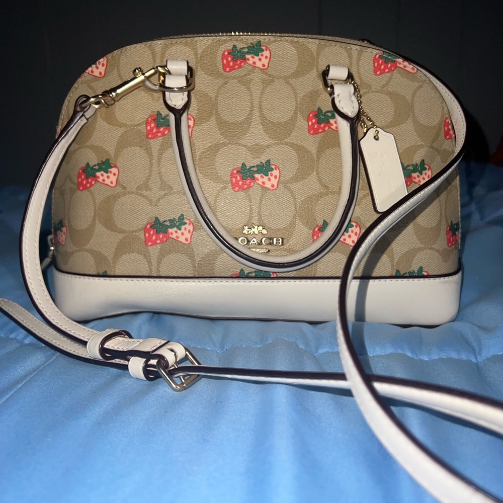 Coach mini sierra satchel Signature Canvas With Strawberry Print